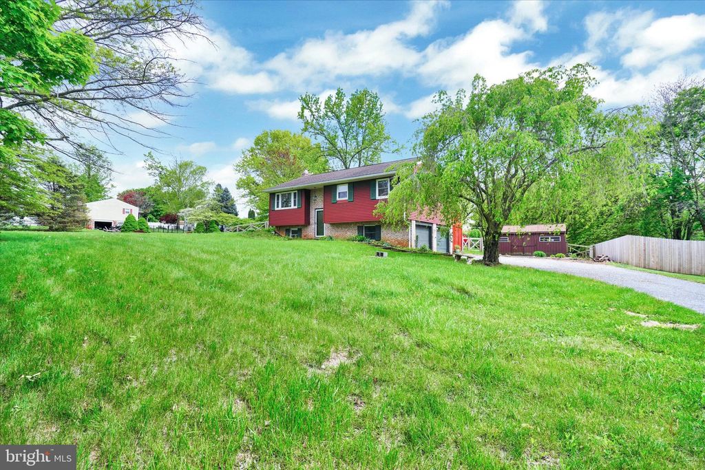 Photo of 923 BUCK RD, QUARRYVILLE, PA 17566 (MLS # PALA2034622)