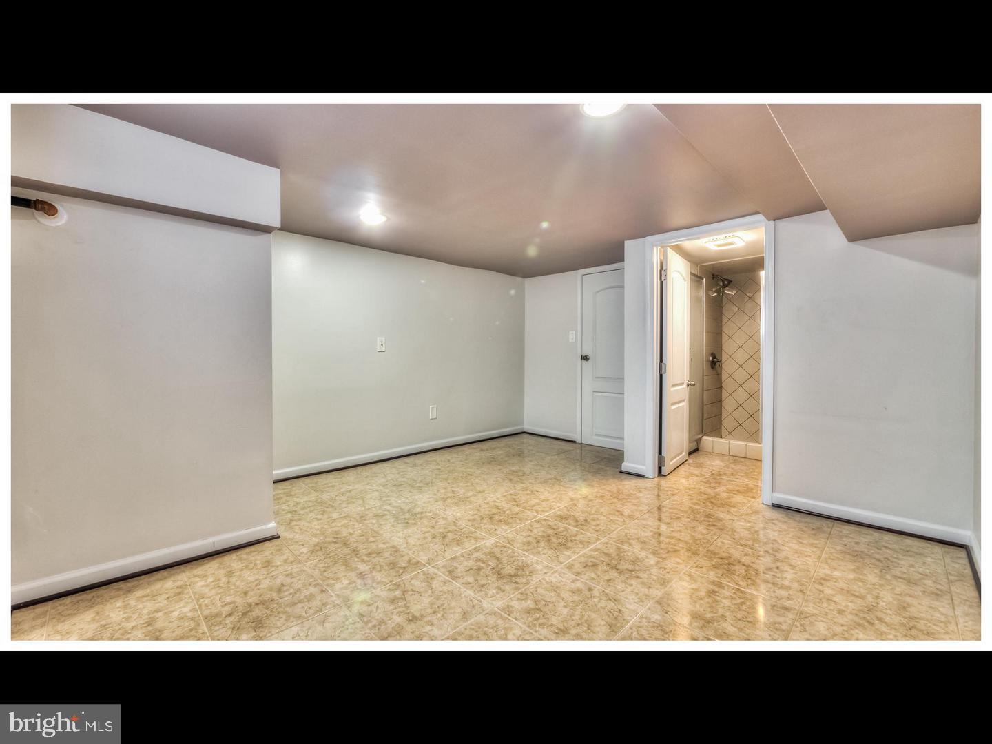 ELLWOOD PARK - Residential