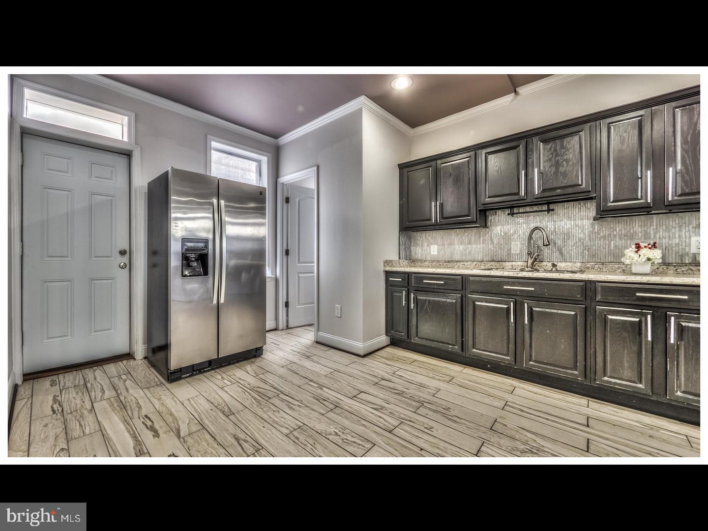 ELLWOOD PARK - Residential