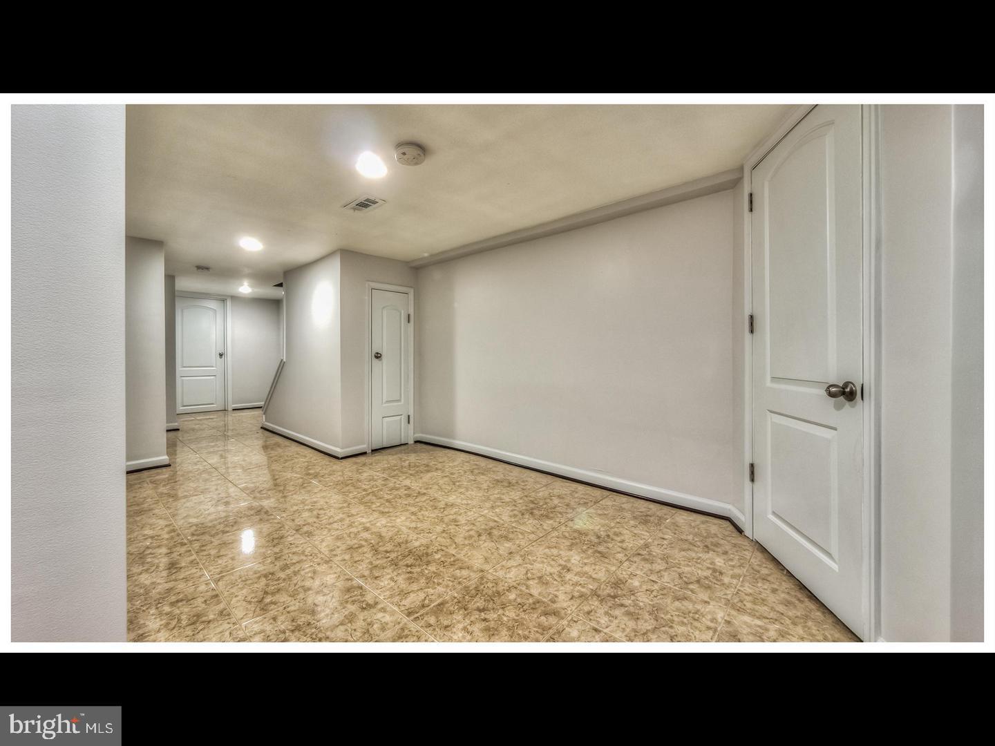 ELLWOOD PARK - Residential