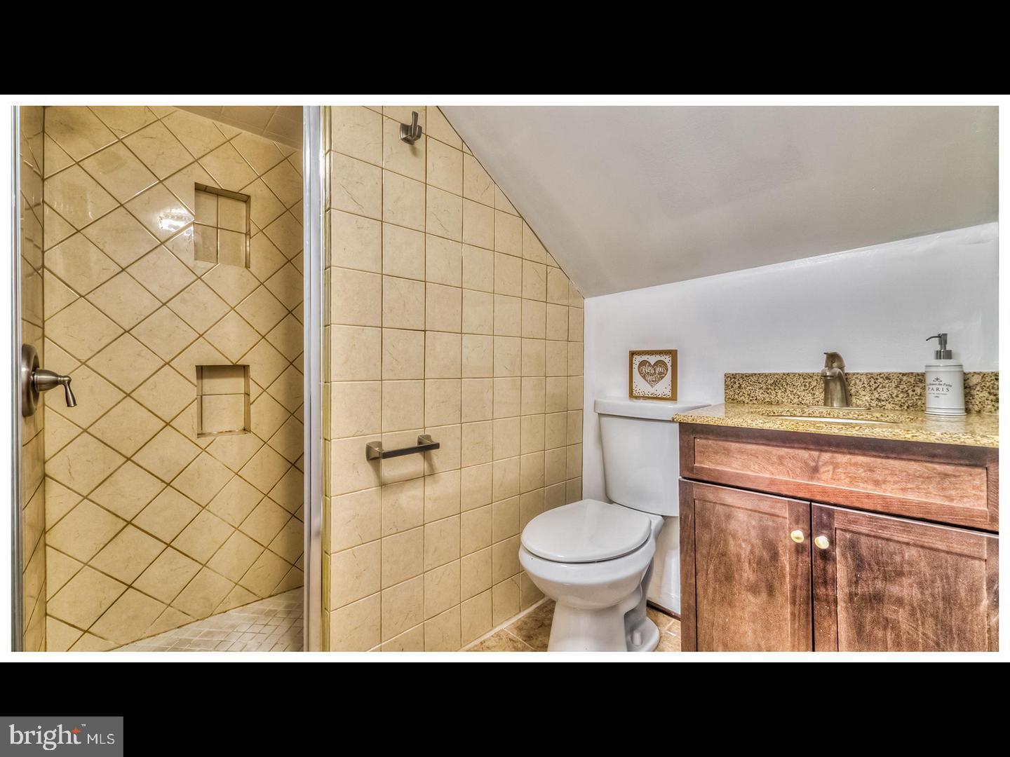 ELLWOOD PARK - Residential