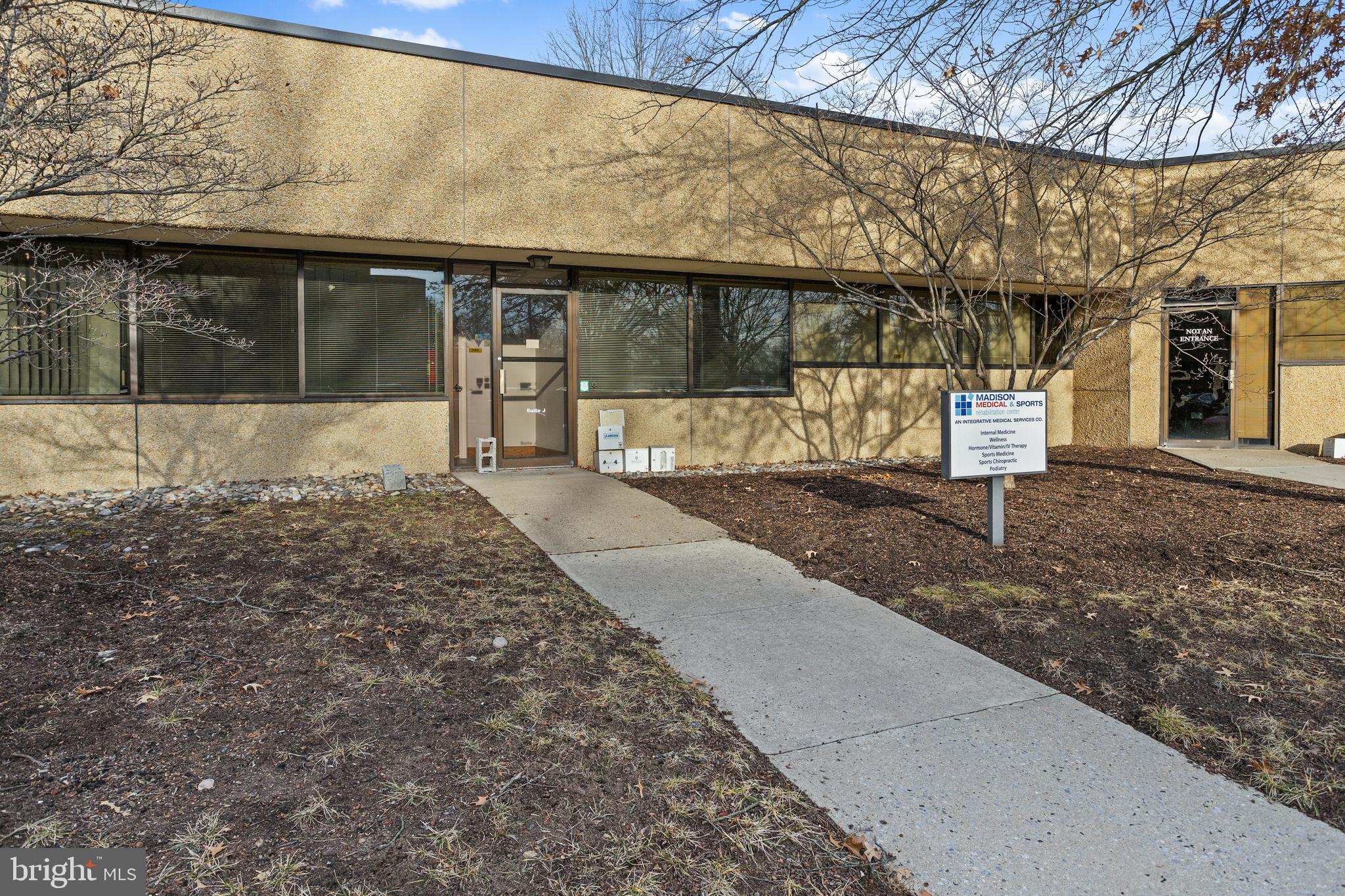 8 QUAKERBRIDGE PLAZA