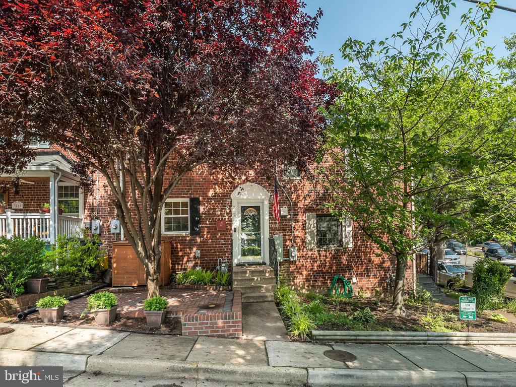 WARWICK VILLAGE - Residential