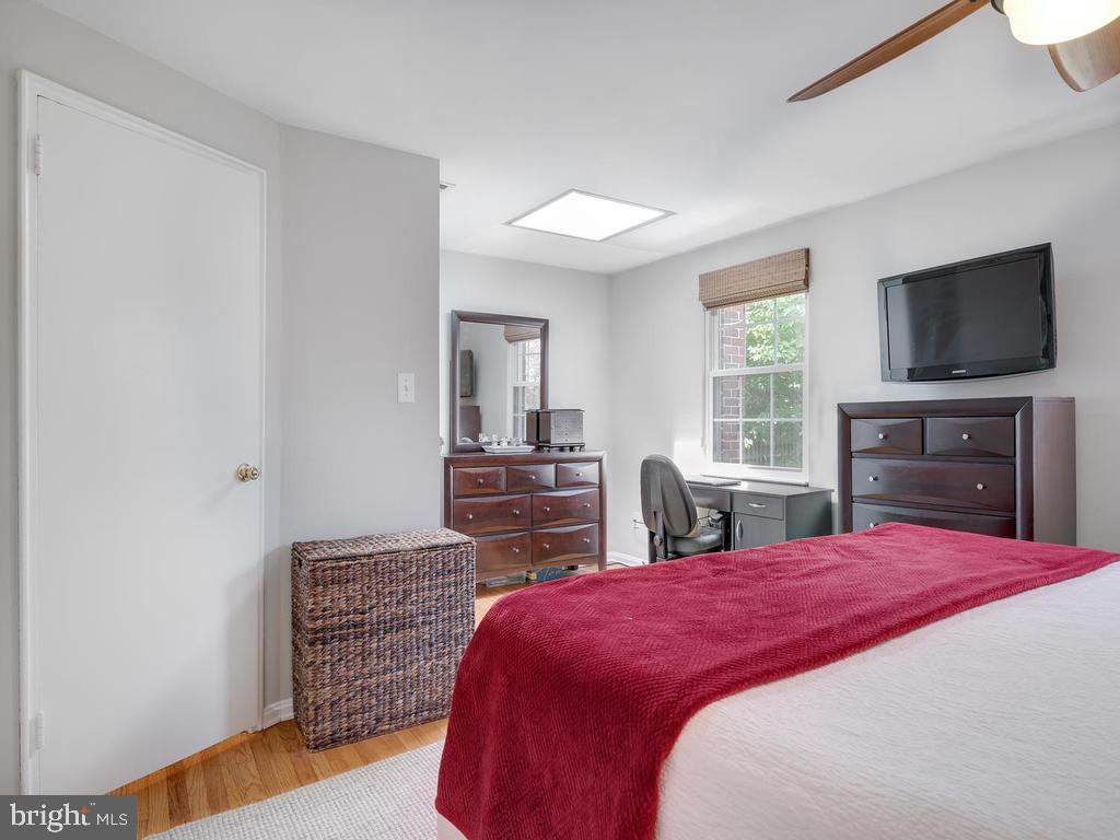 WARWICK VILLAGE - Residential