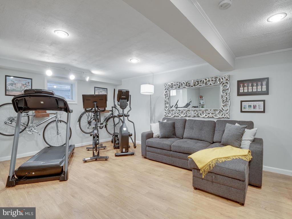 WARWICK VILLAGE - Residential