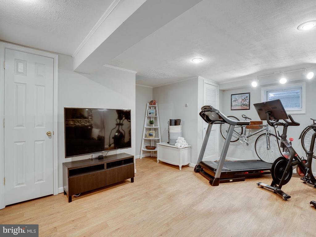 WARWICK VILLAGE - Residential