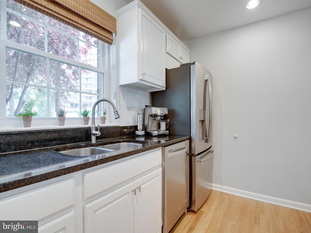 WARWICK VILLAGE - Residential