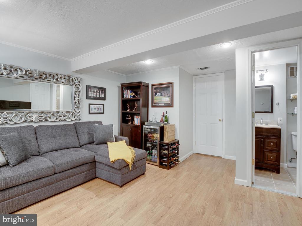 WARWICK VILLAGE - Residential