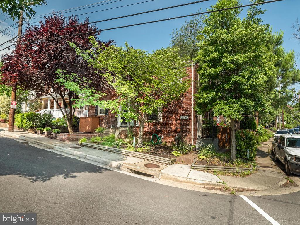 WARWICK VILLAGE - Residential