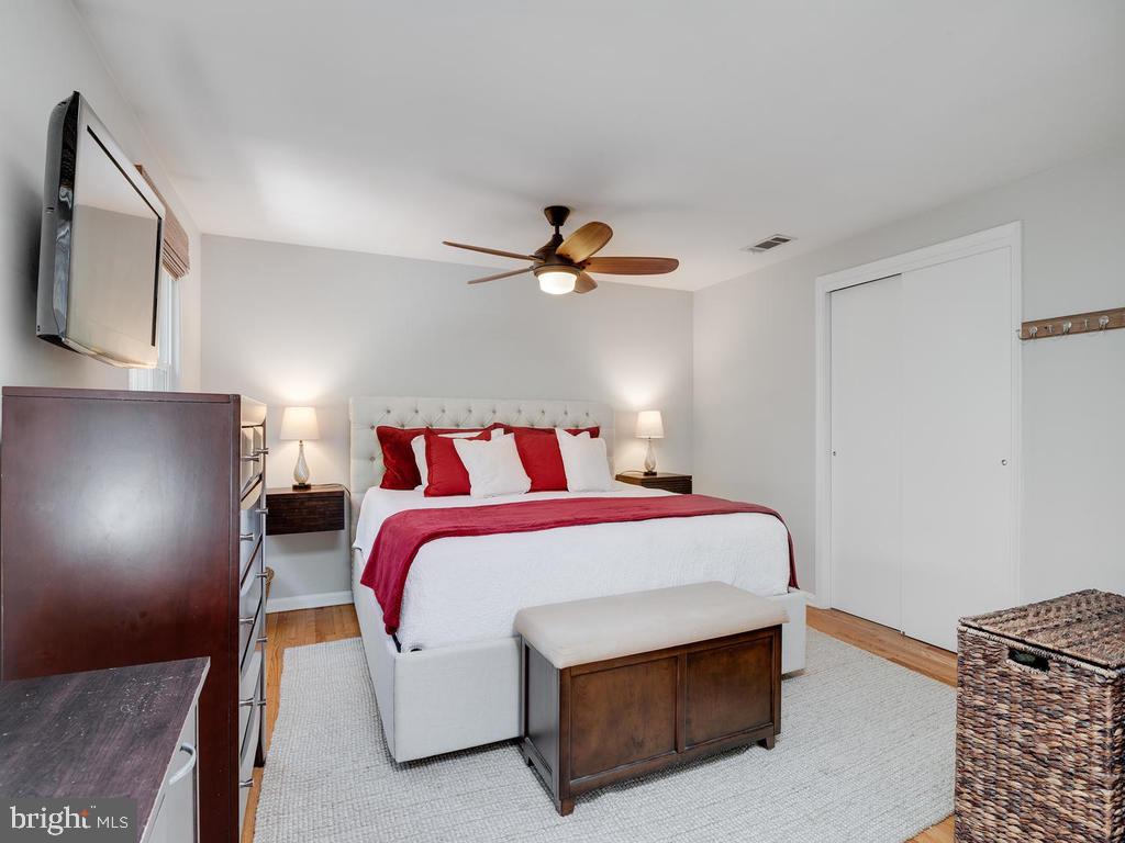 WARWICK VILLAGE - Residential