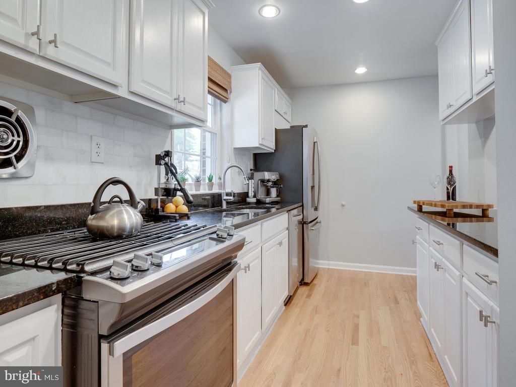 WARWICK VILLAGE - Residential