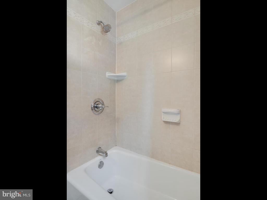 WARWICK VILLAGE - Residential