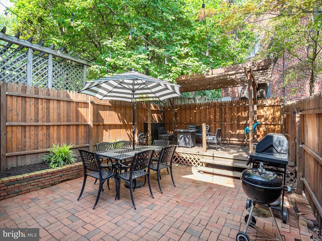 WARWICK VILLAGE - Residential