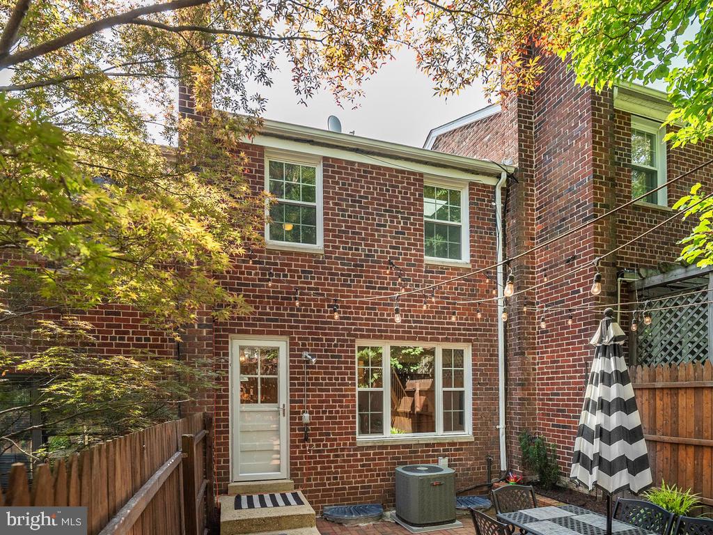 WARWICK VILLAGE - Residential