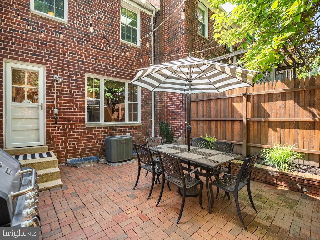 WARWICK VILLAGE - Residential