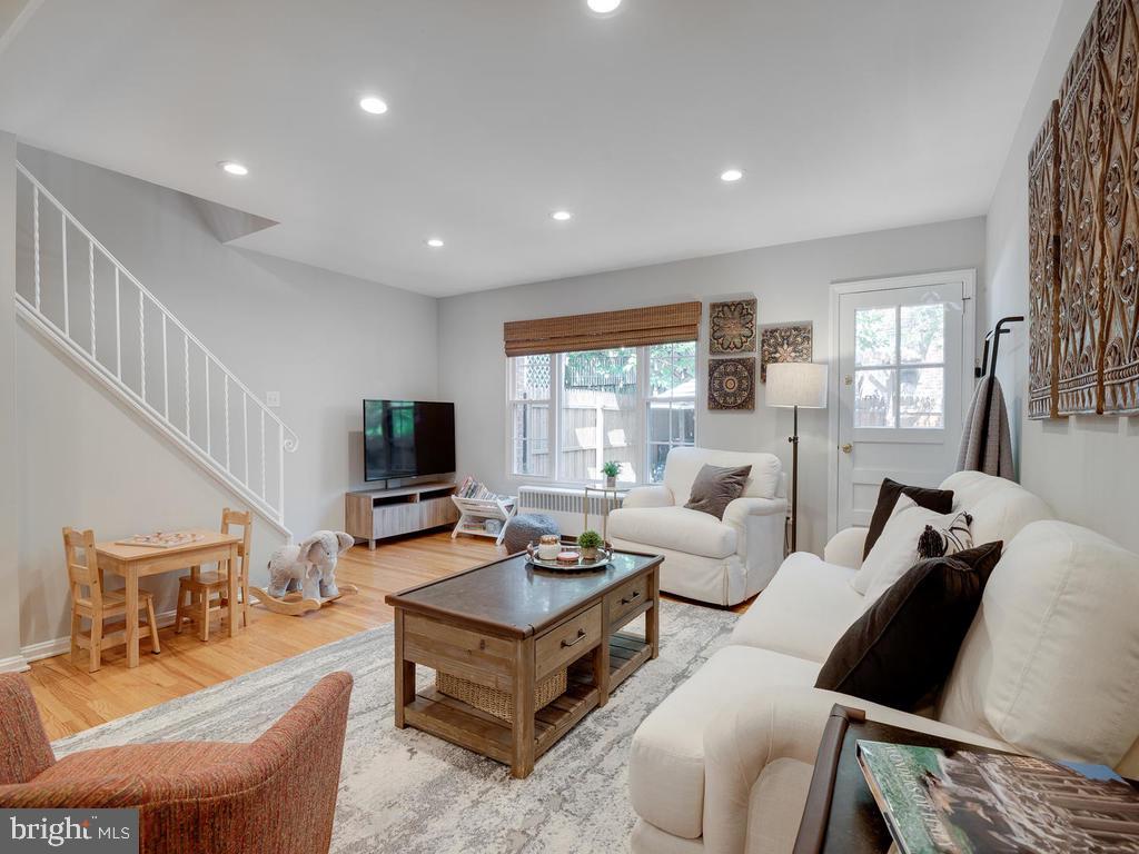 WARWICK VILLAGE - Residential