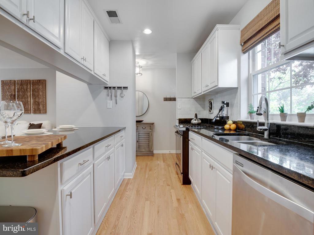 WARWICK VILLAGE - Residential