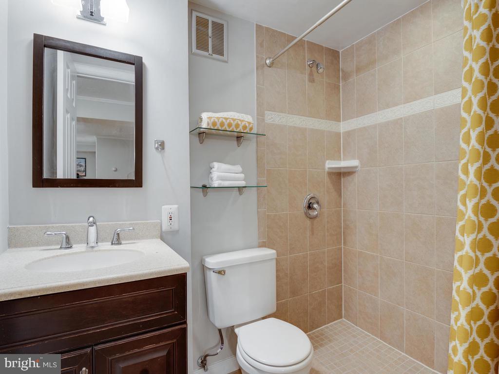 WARWICK VILLAGE - Residential