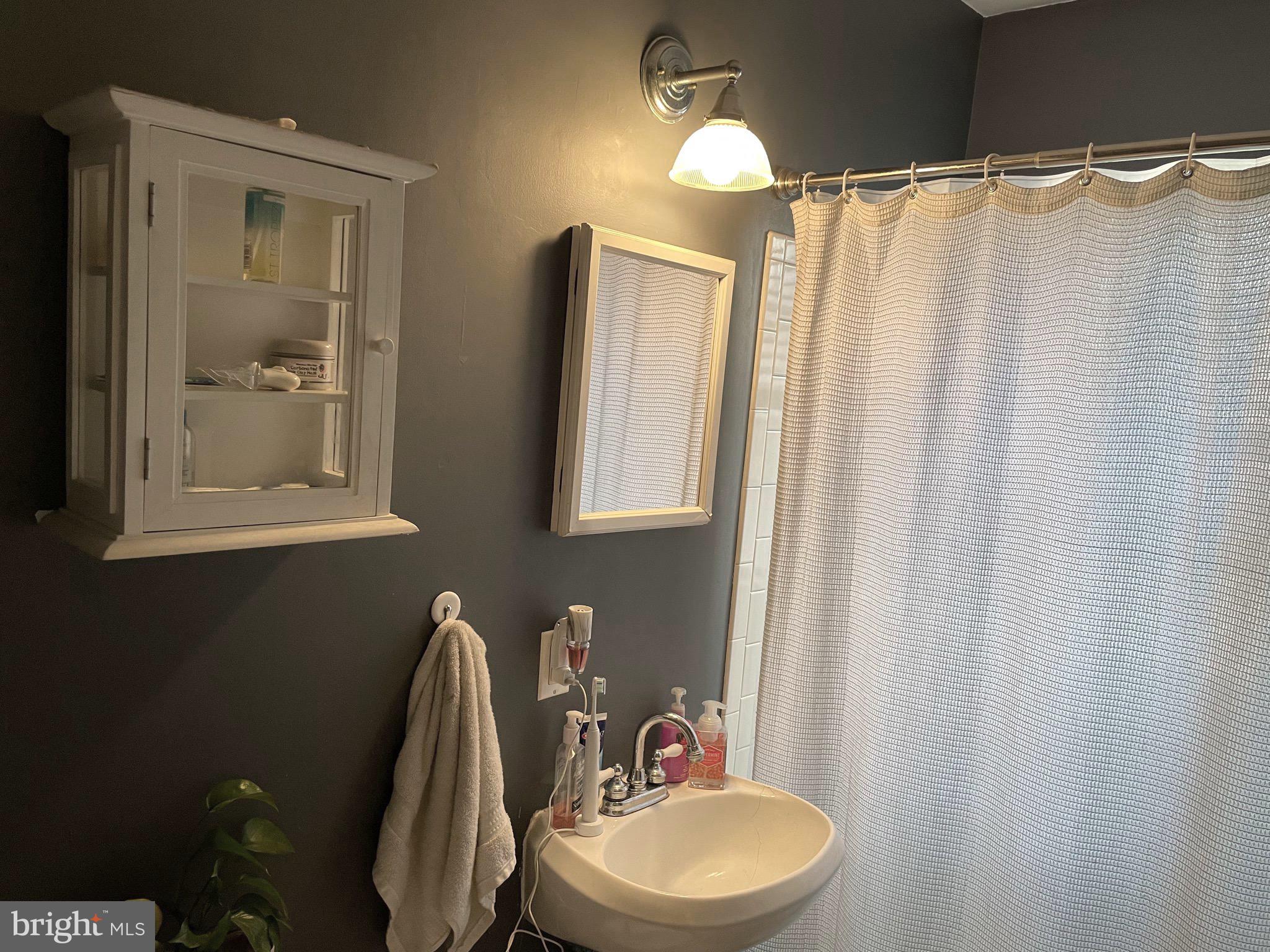 COLONIAL VILLAGE - Residential Lease