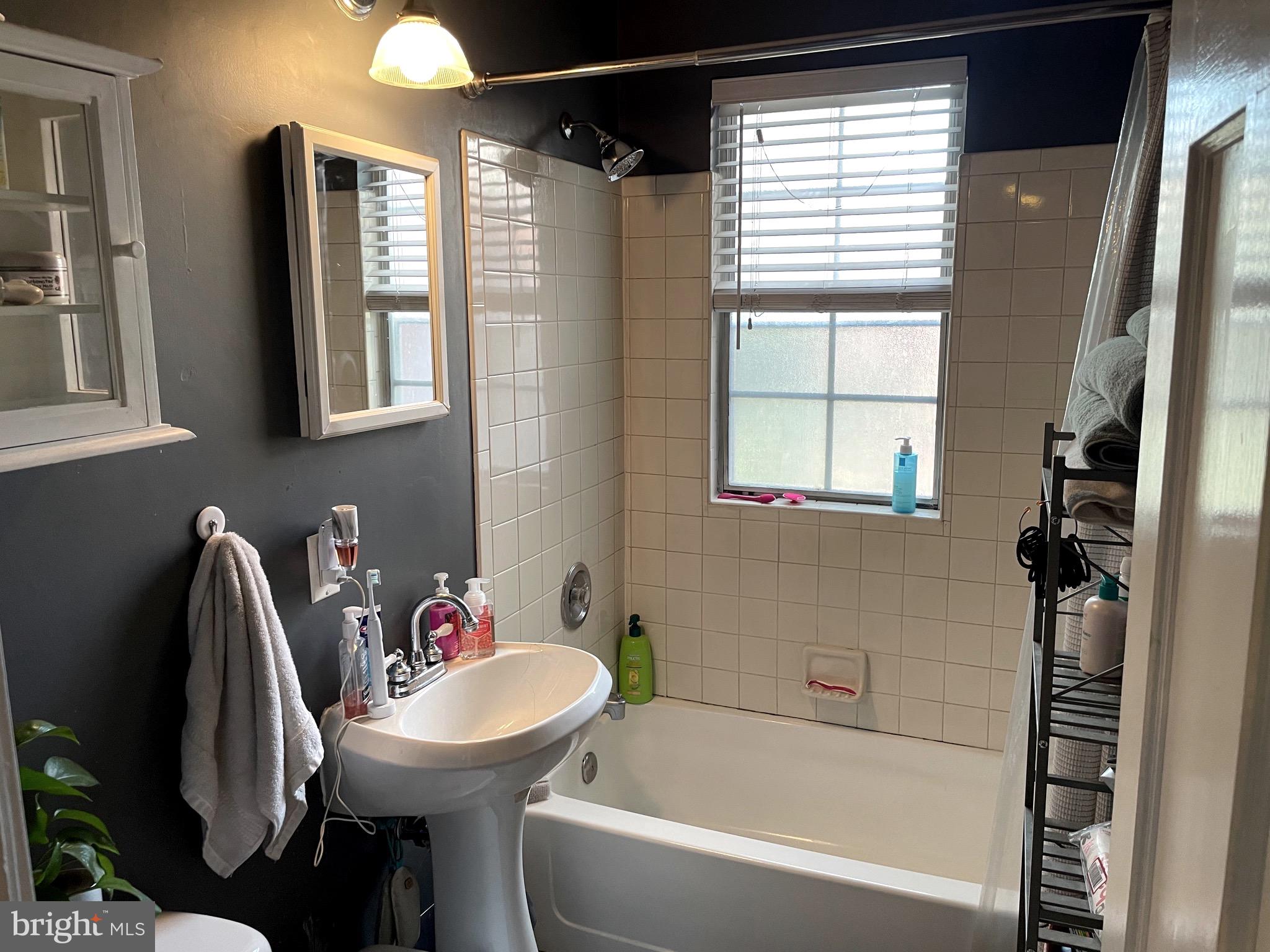 COLONIAL VILLAGE - Residential Lease