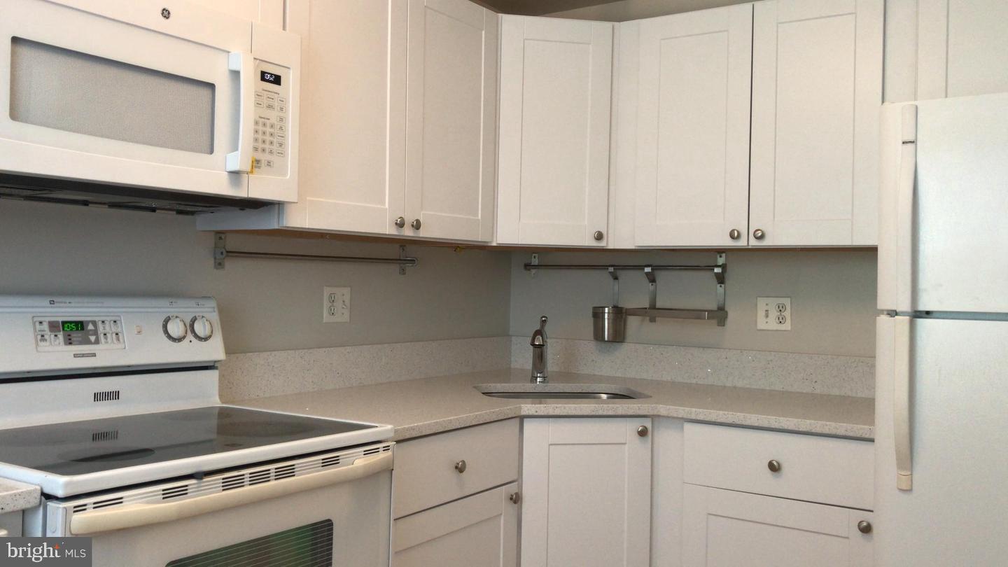 COLONIAL VILLAGE - Residential Lease