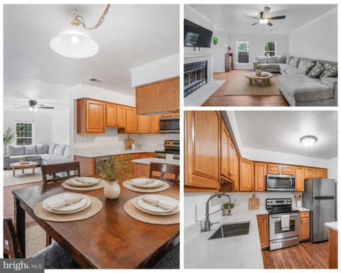 Photo of 12322 Wadsworth Way #6, WOODBRIDGE, VA 22192 (MLS # VAPW2125434)