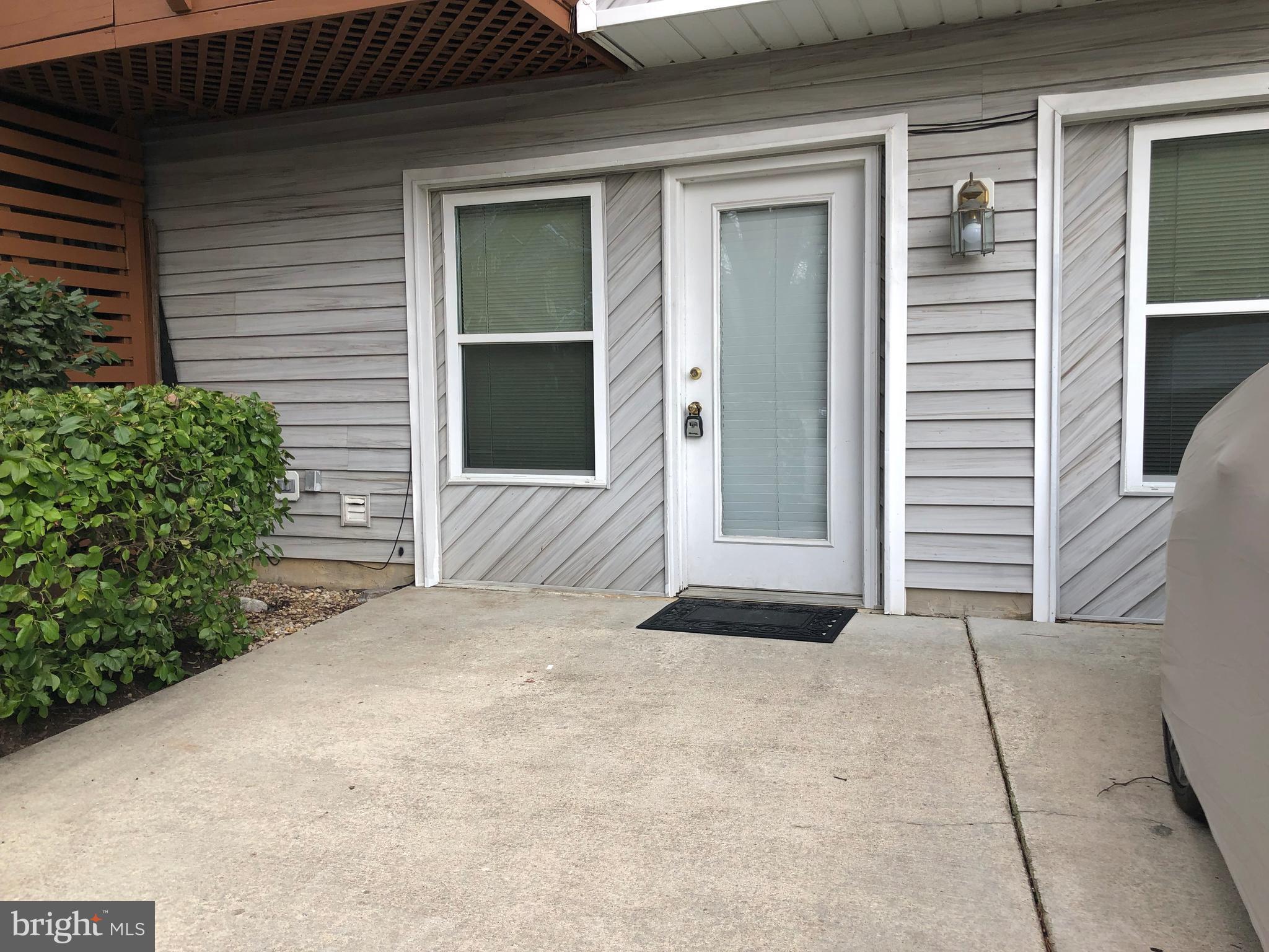 VILLAS ON WATERS EDGE - Residential Lease