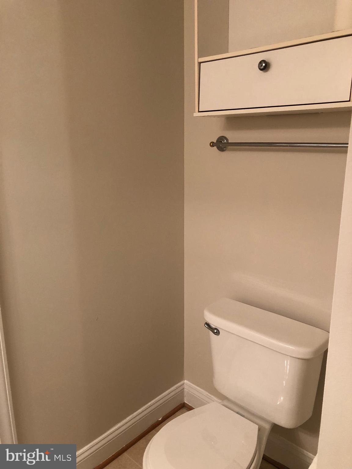 VILLAS ON WATERS EDGE - Residential Lease