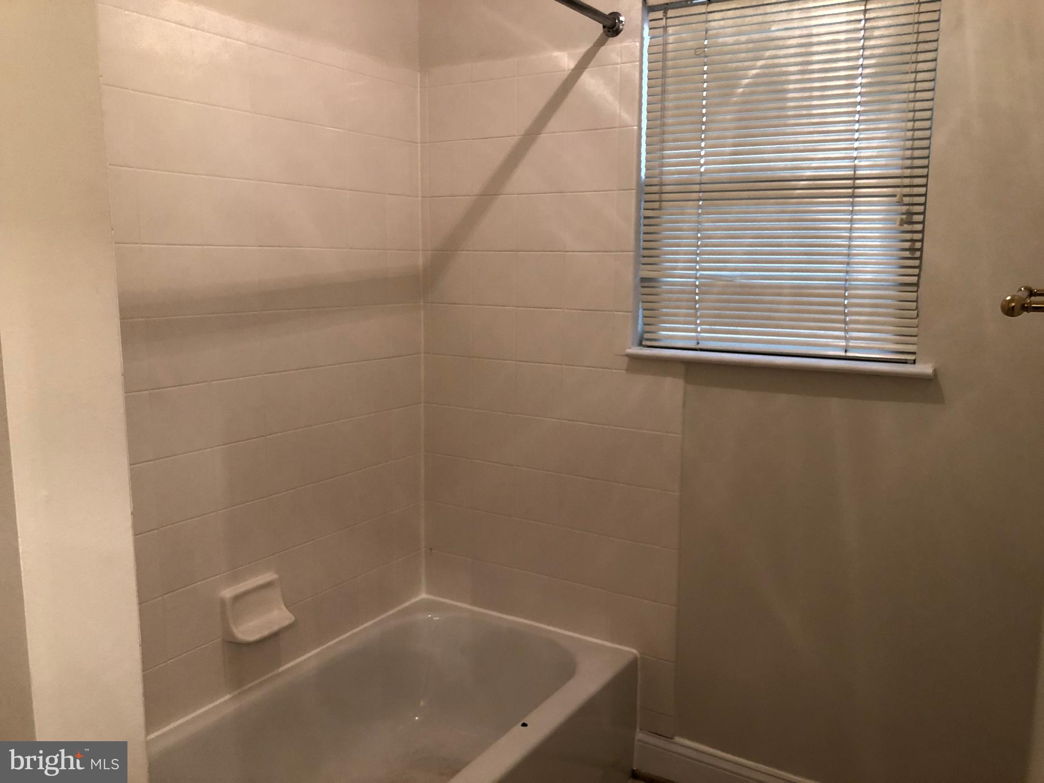 VILLAS ON WATERS EDGE - Residential Lease