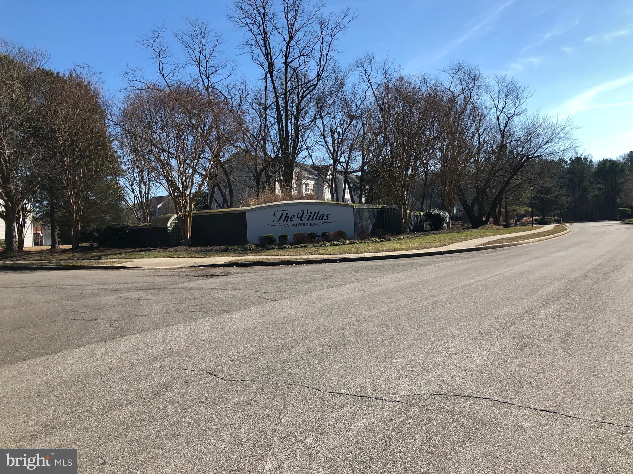 VILLAS ON WATERS EDGE - Residential Lease