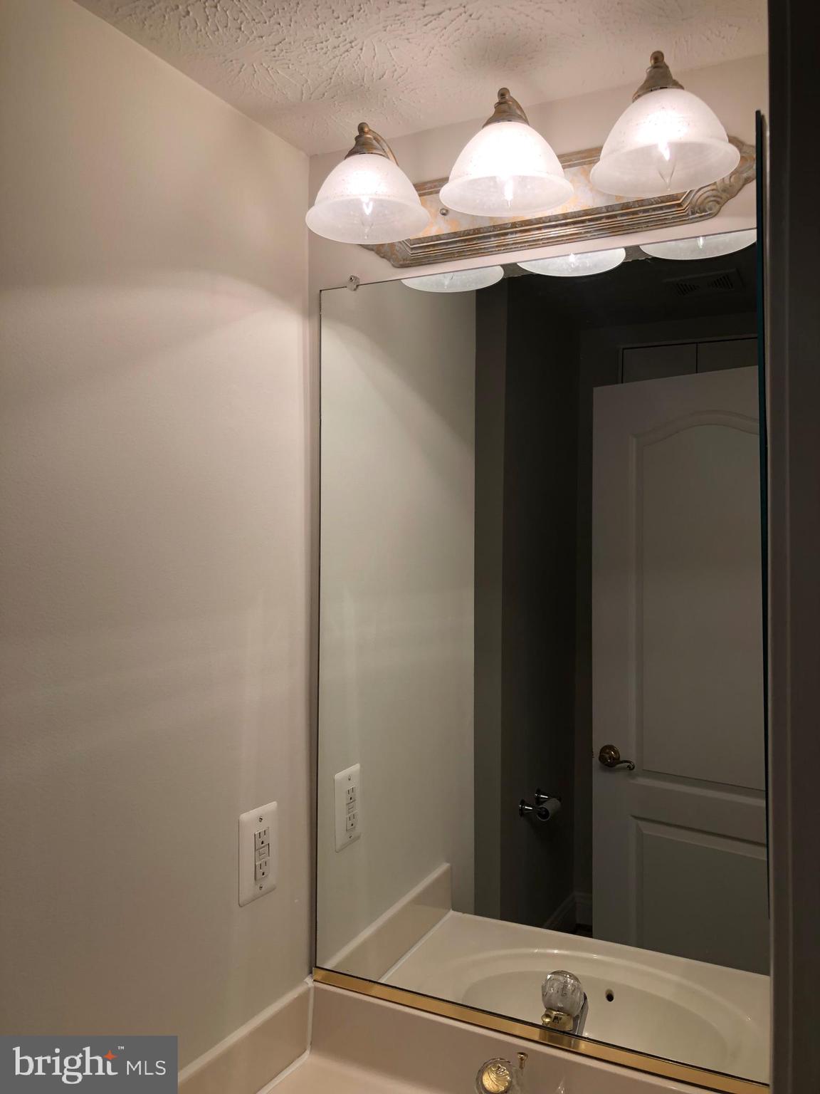 VILLAS ON WATERS EDGE - Residential Lease