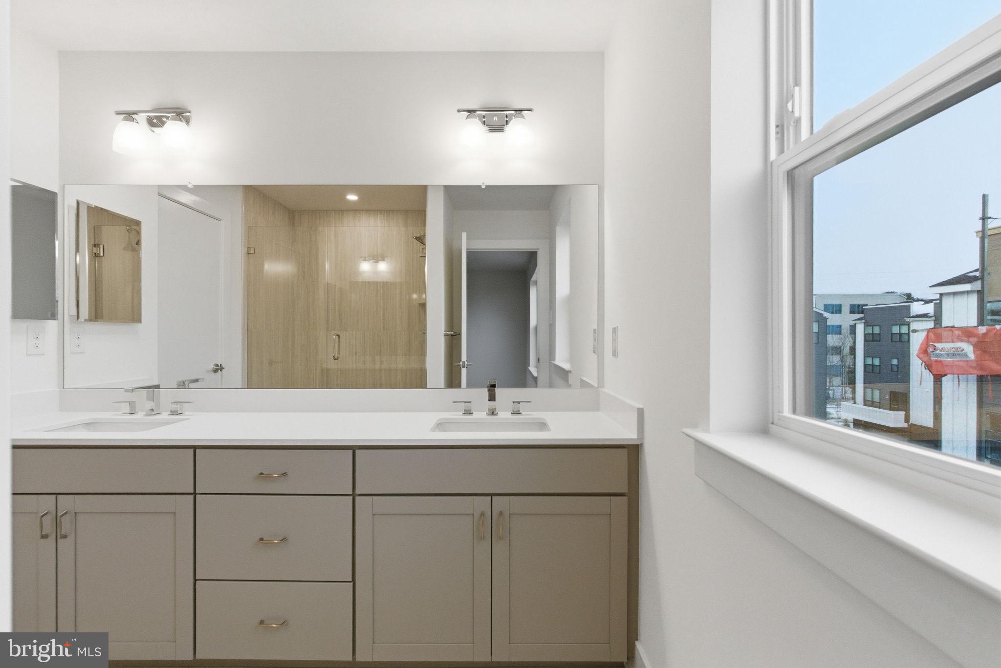 RIVER PLACE - Residential