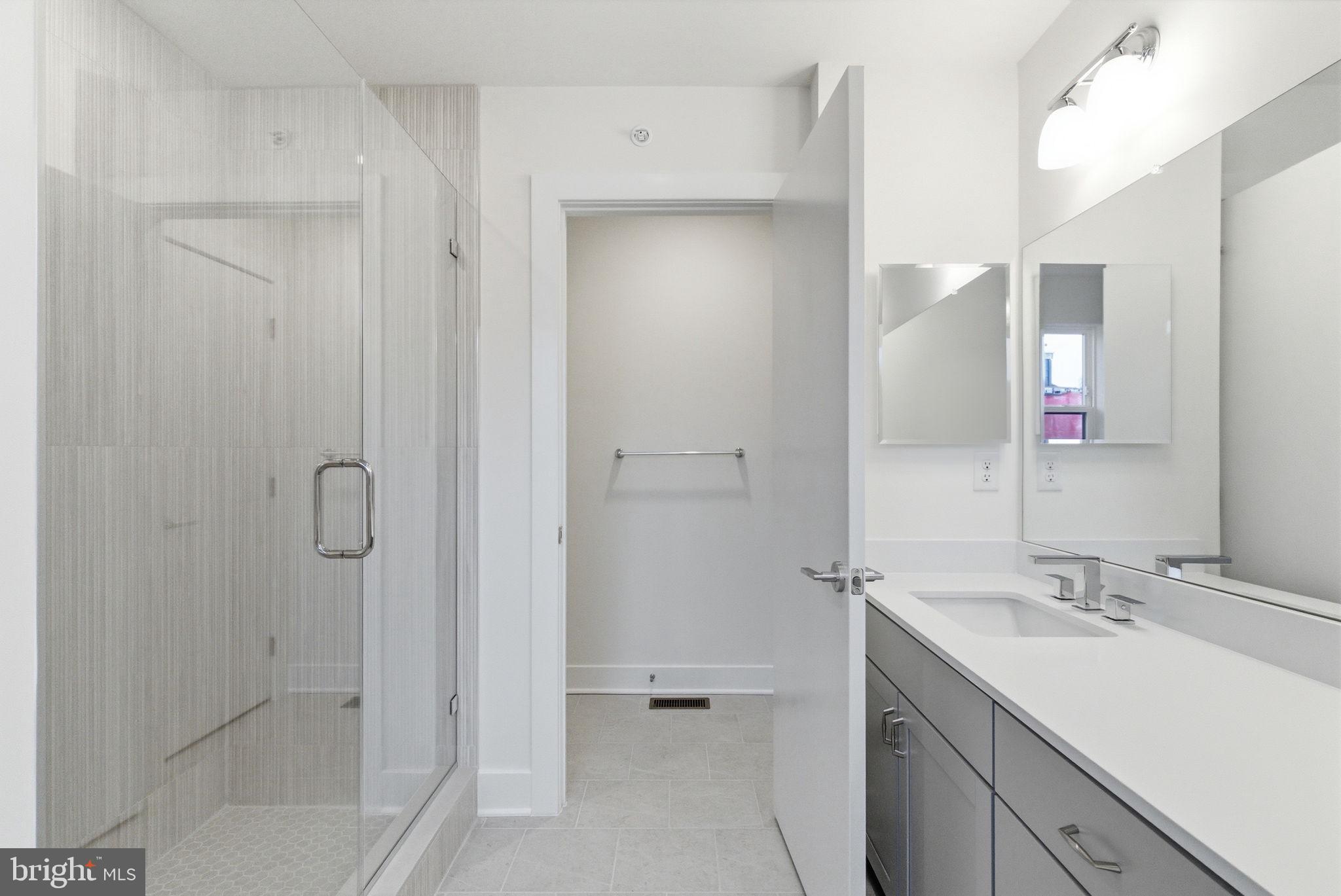 RIVER PLACE - Residential