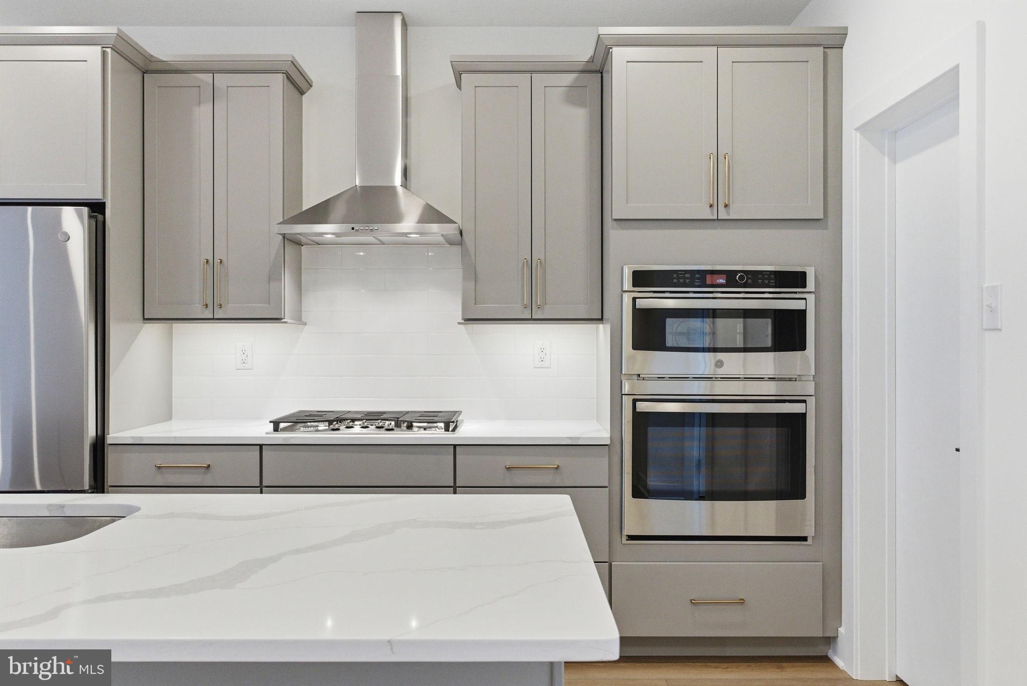 RIVER PLACE - Residential