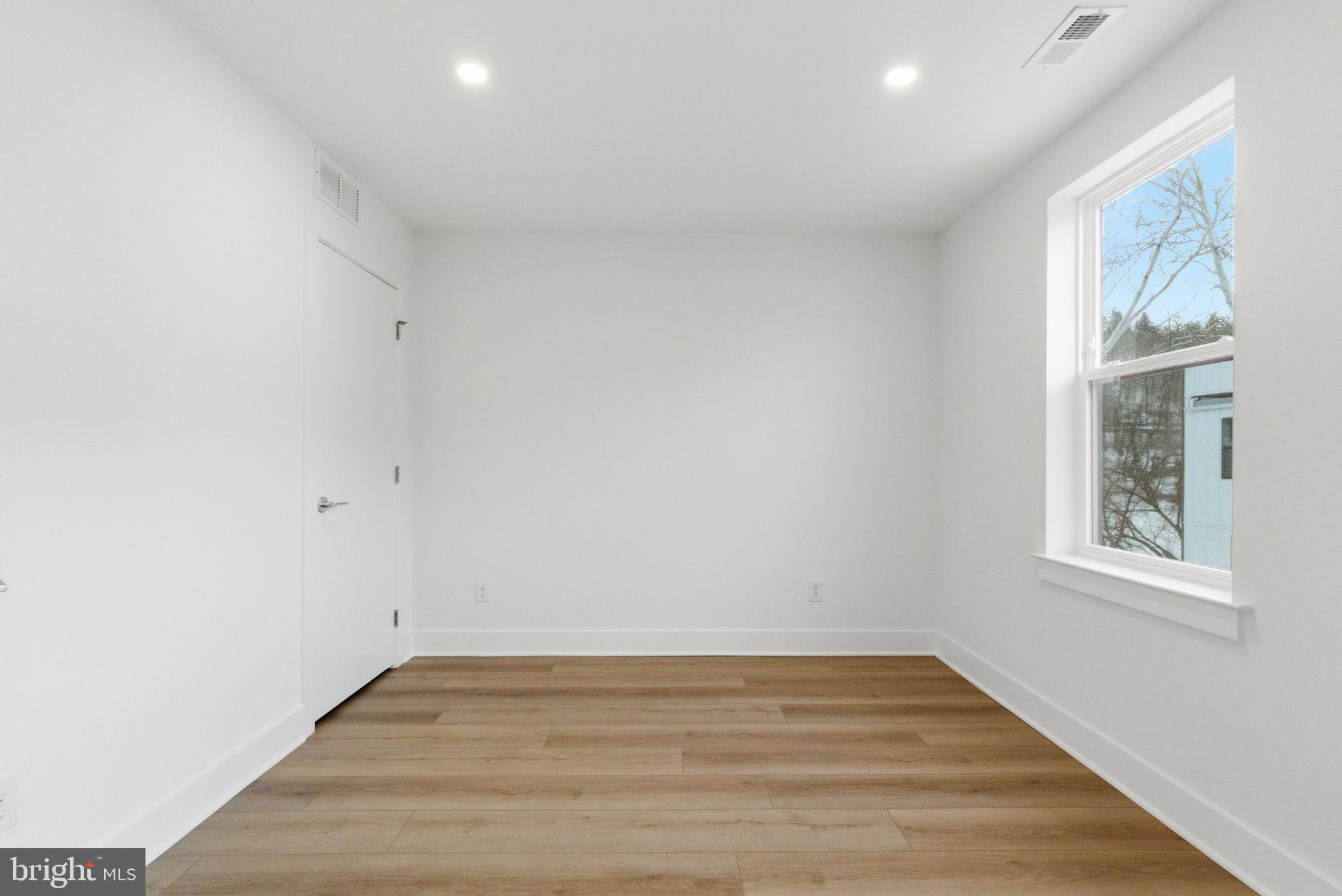 RIVER PLACE - Residential