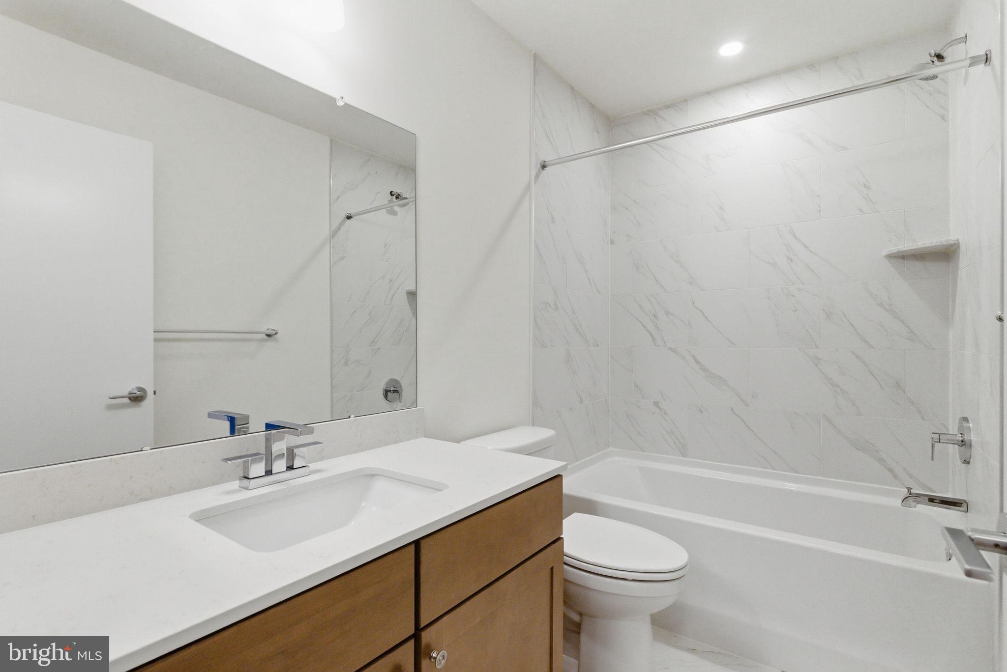 RIVER PLACE - Residential