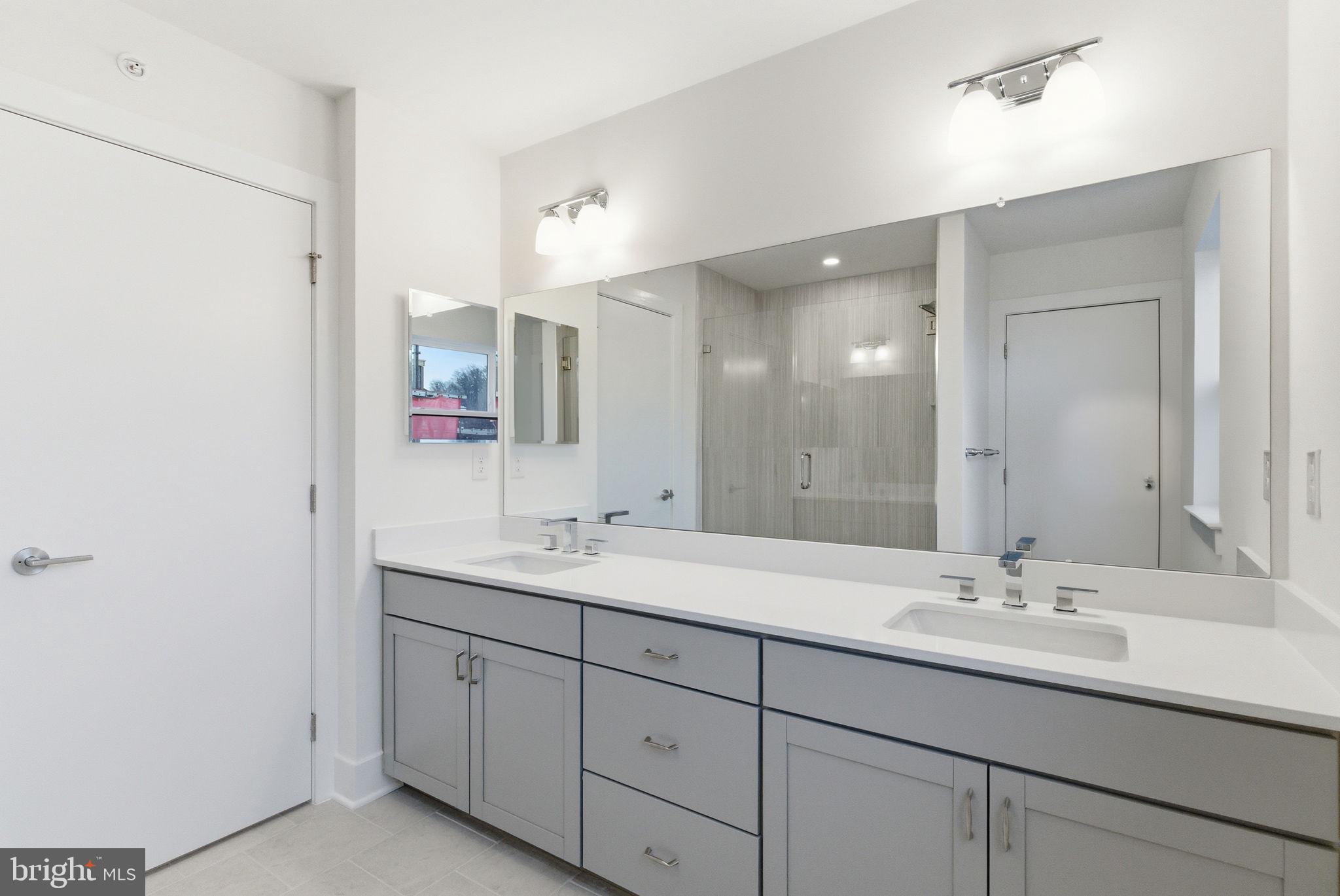 RIVER PLACE - Residential