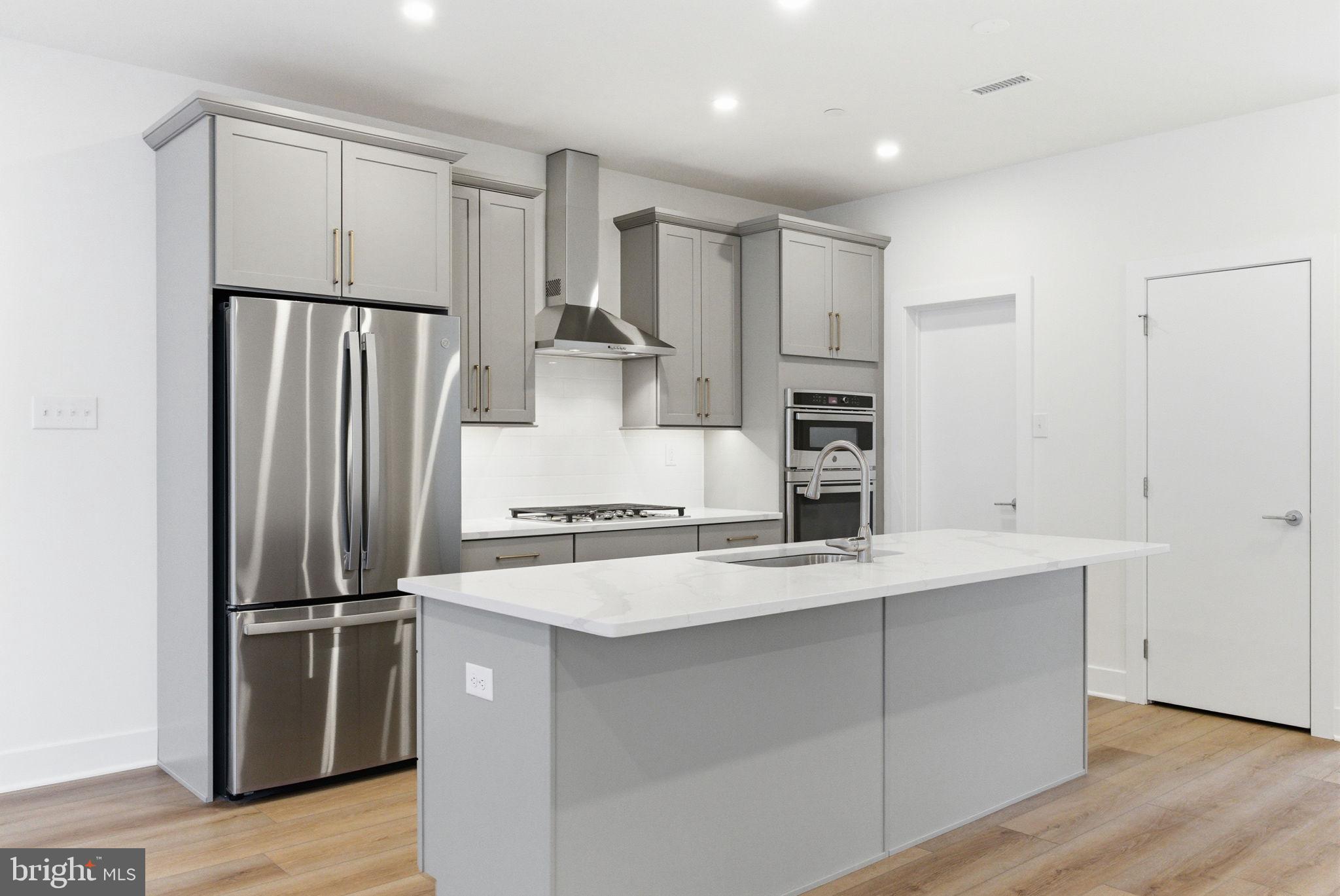 RIVER PLACE - Residential