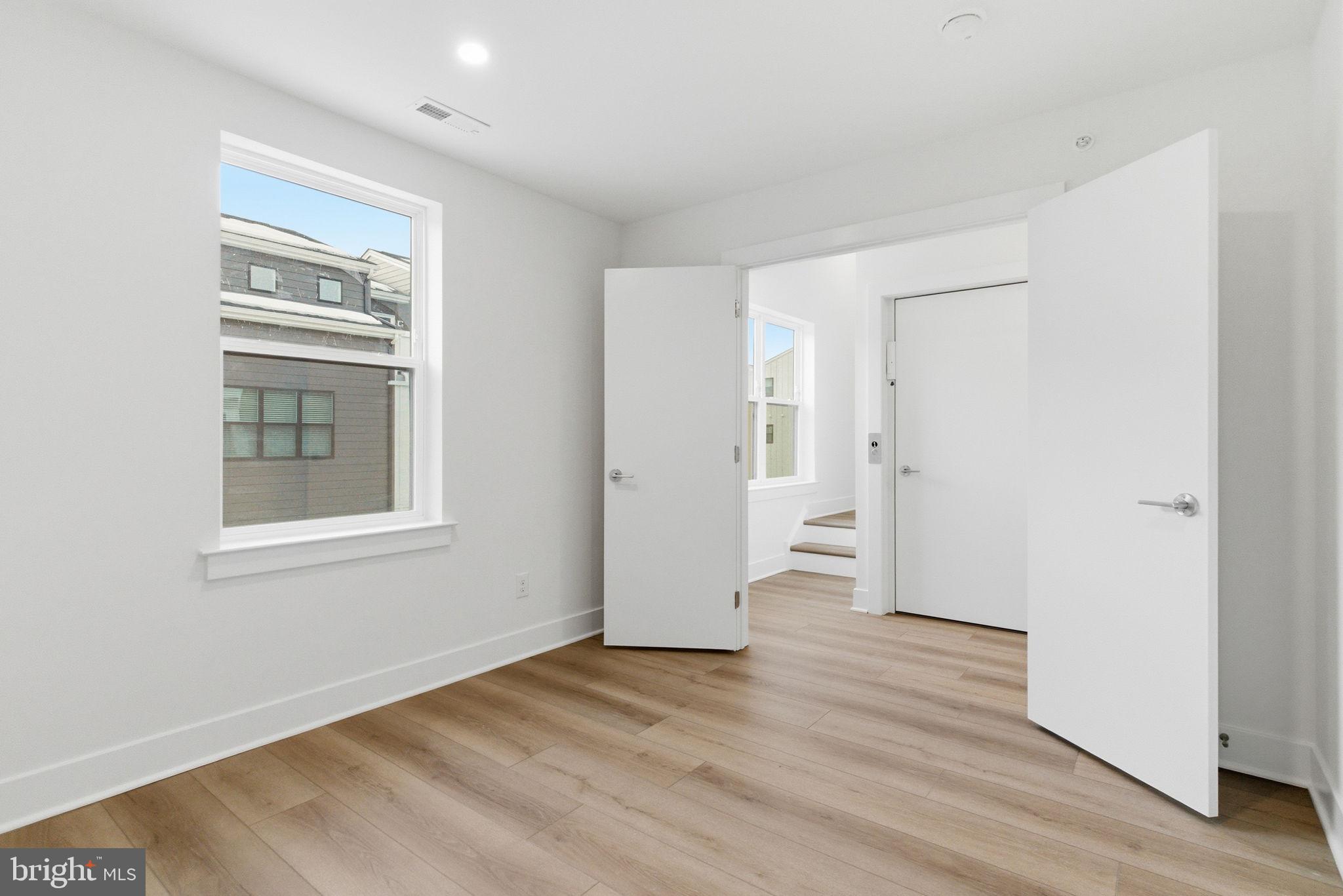 RIVER PLACE - Residential