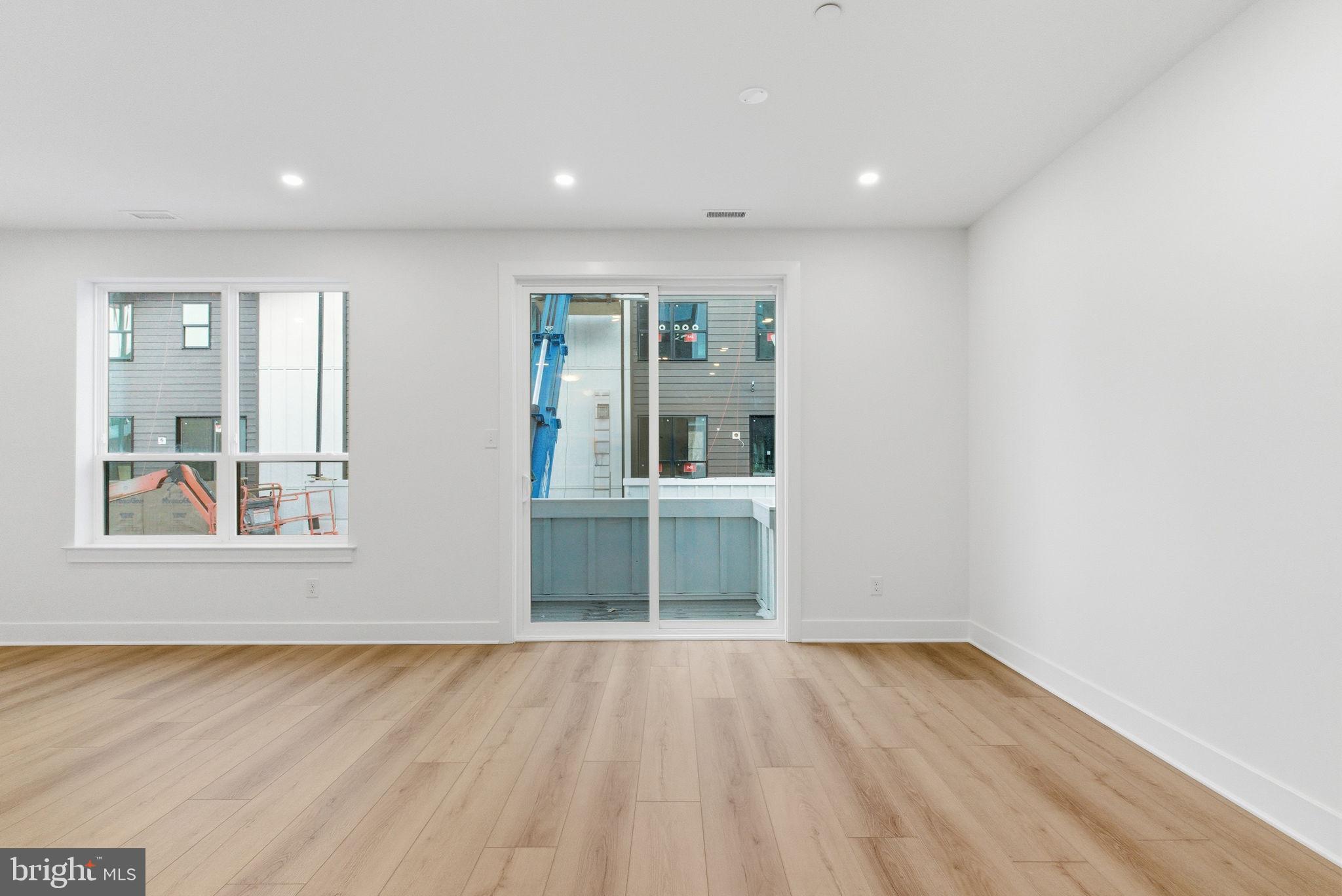 RIVER PLACE - Residential