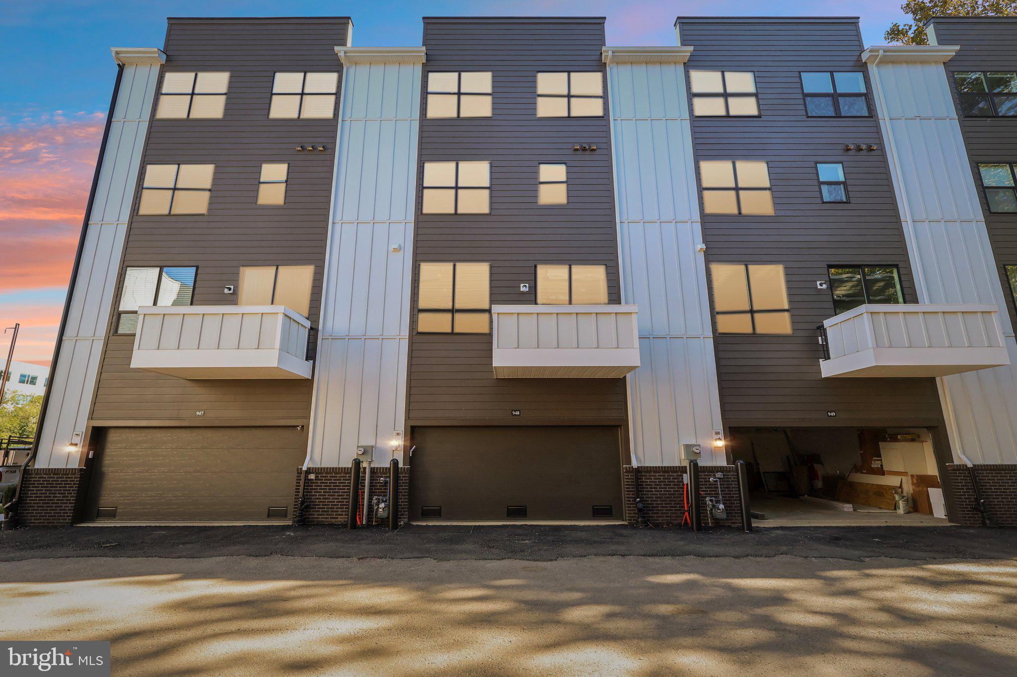 RIVER PLACE - Residential