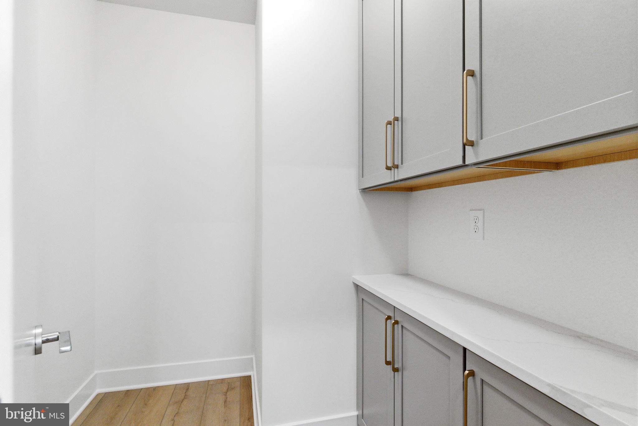 RIVER PLACE - Residential