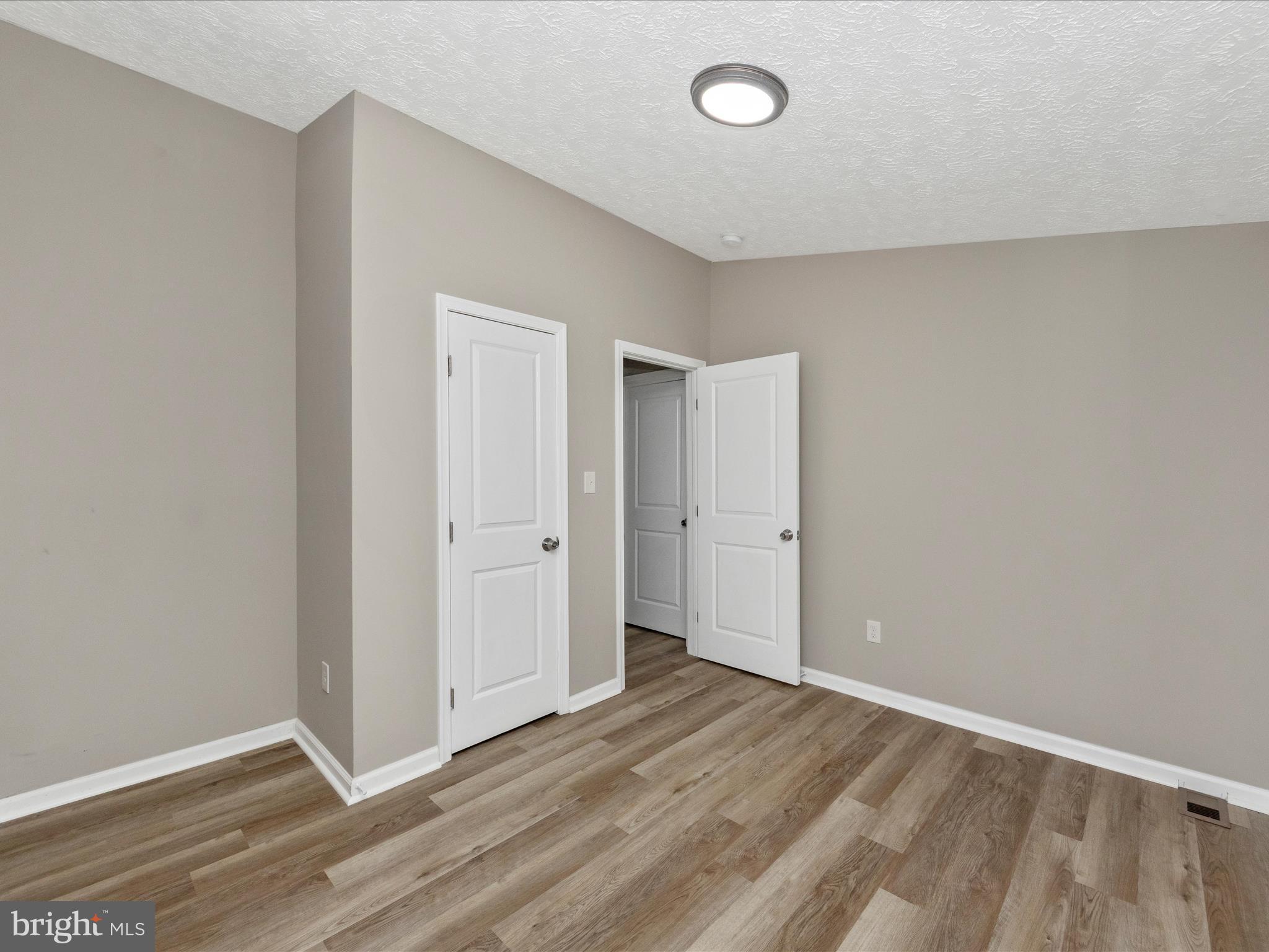 GREEN HOLLY WOODS - Residential