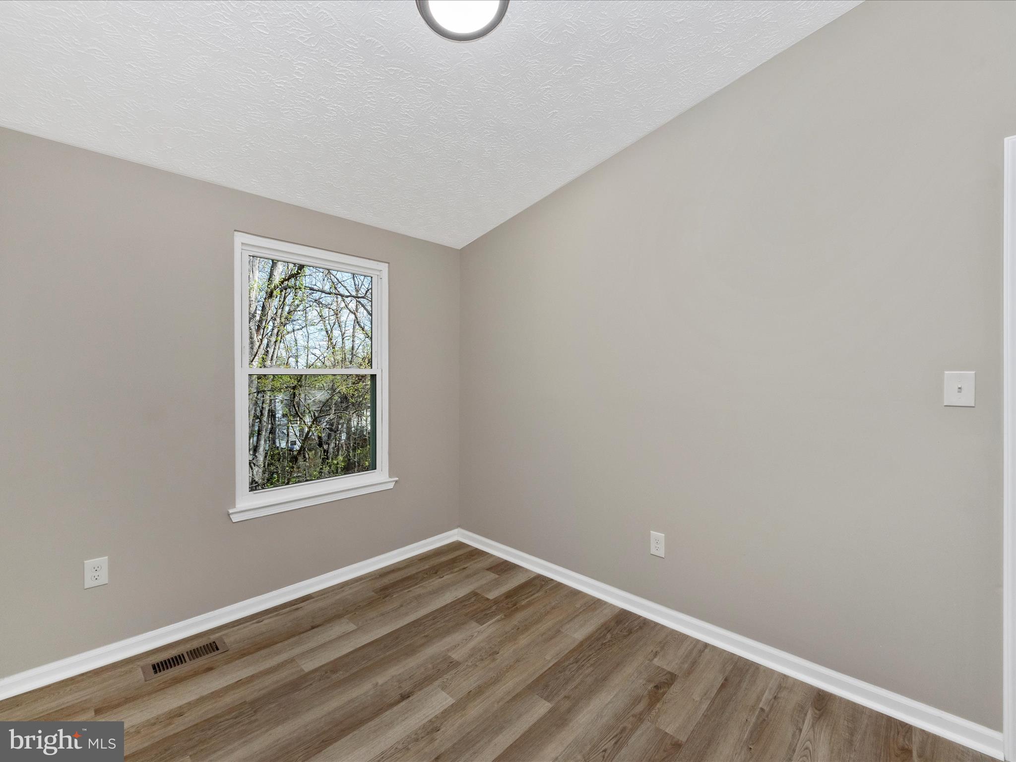 GREEN HOLLY WOODS - Residential