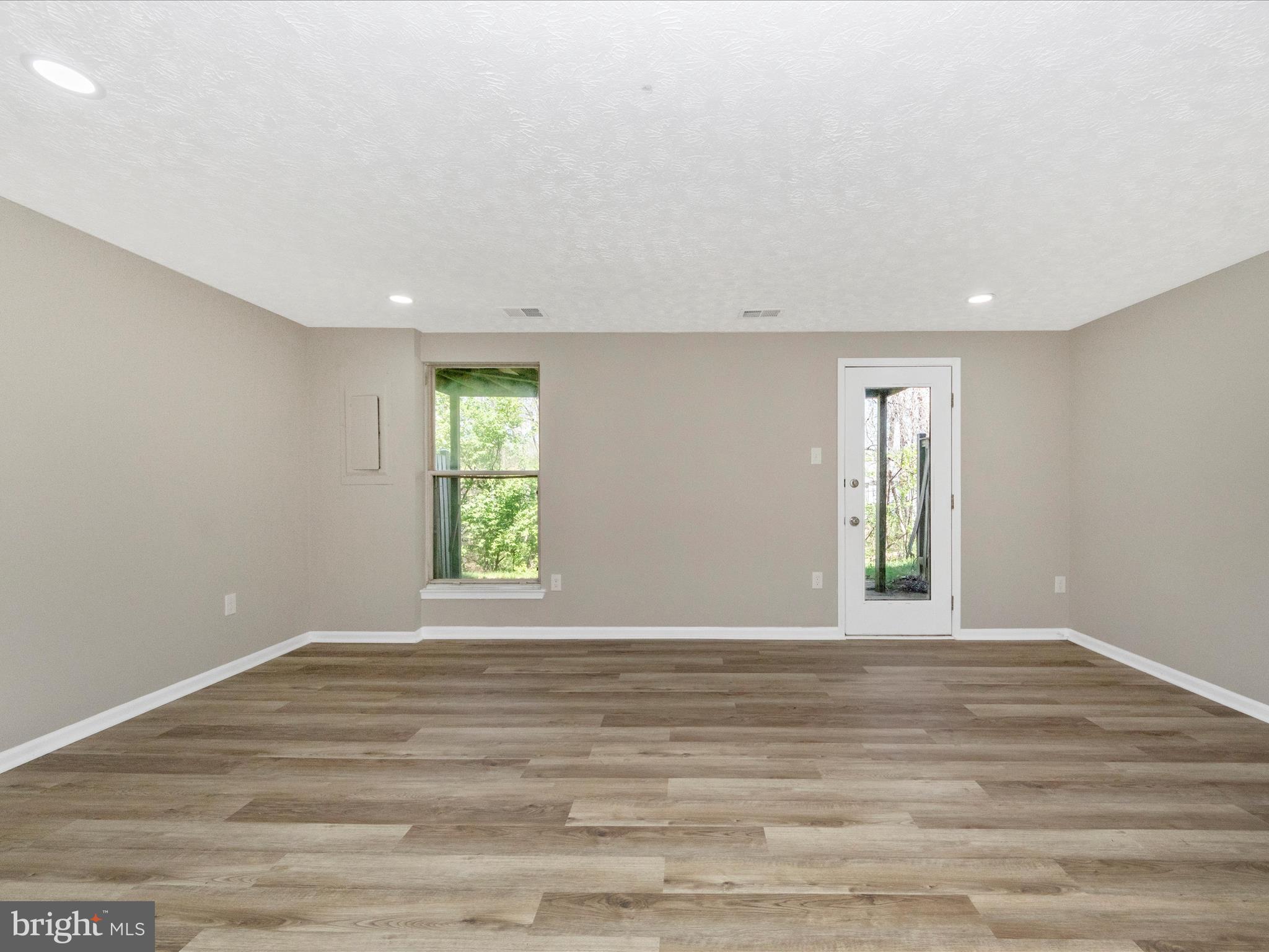 GREEN HOLLY WOODS - Residential