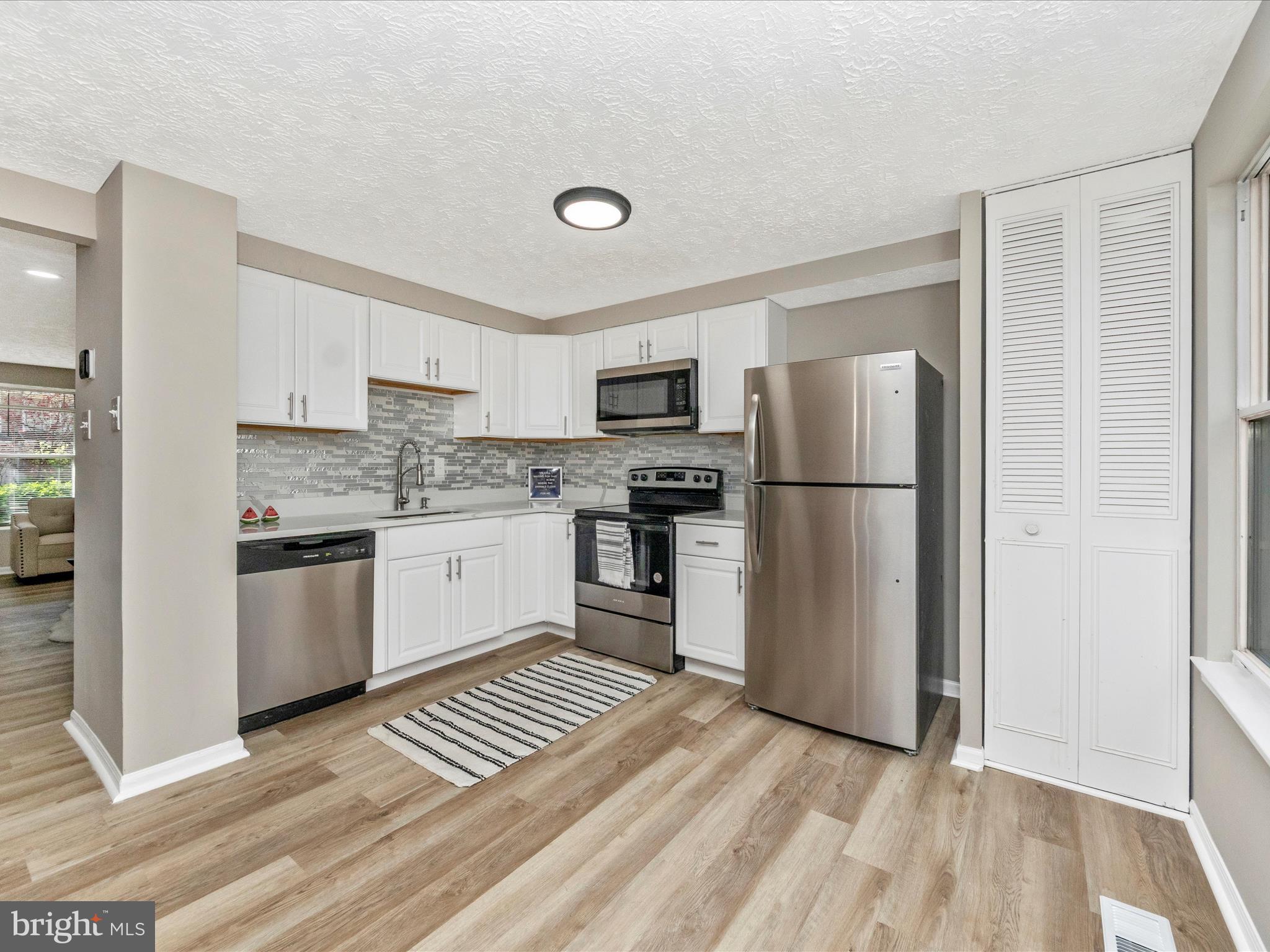 GREEN HOLLY WOODS - Residential