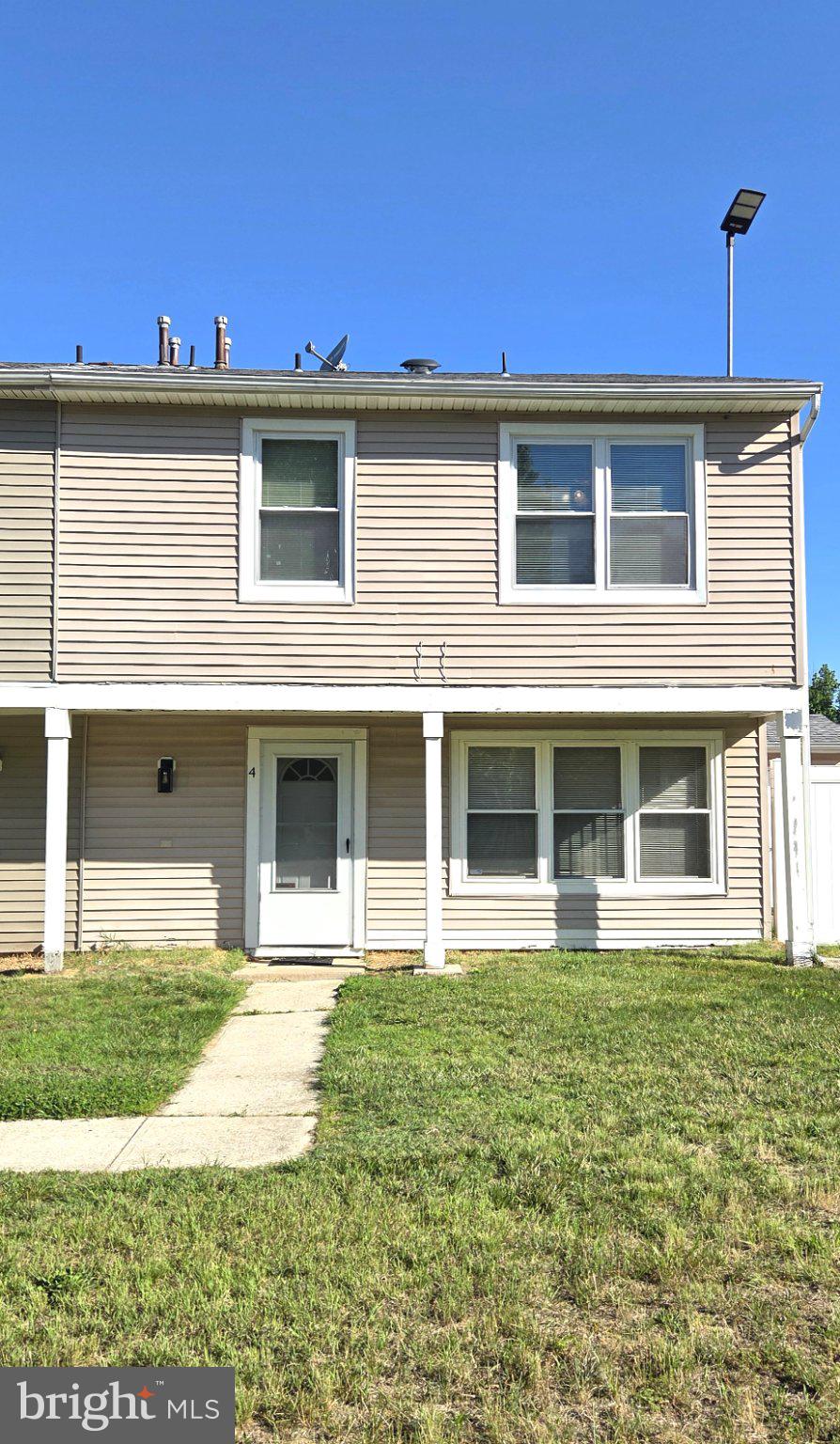 4 LYONS COURT