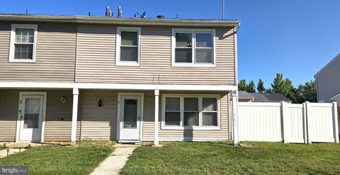 Townhouse For Sale - 4 Lyons Court<br/> Camden County, SICKLERVILLE, NJ 08081