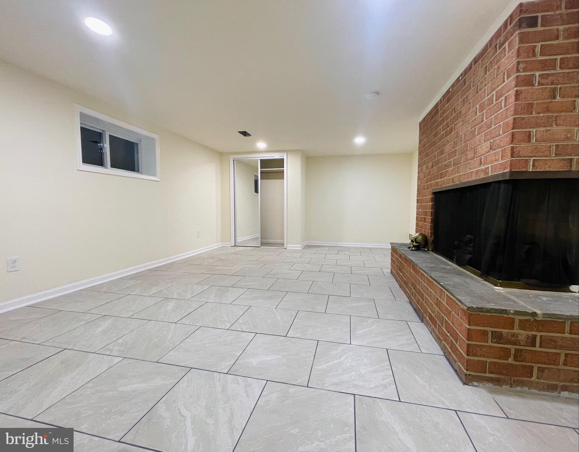 COLLEGE HEIGHTS - Residential