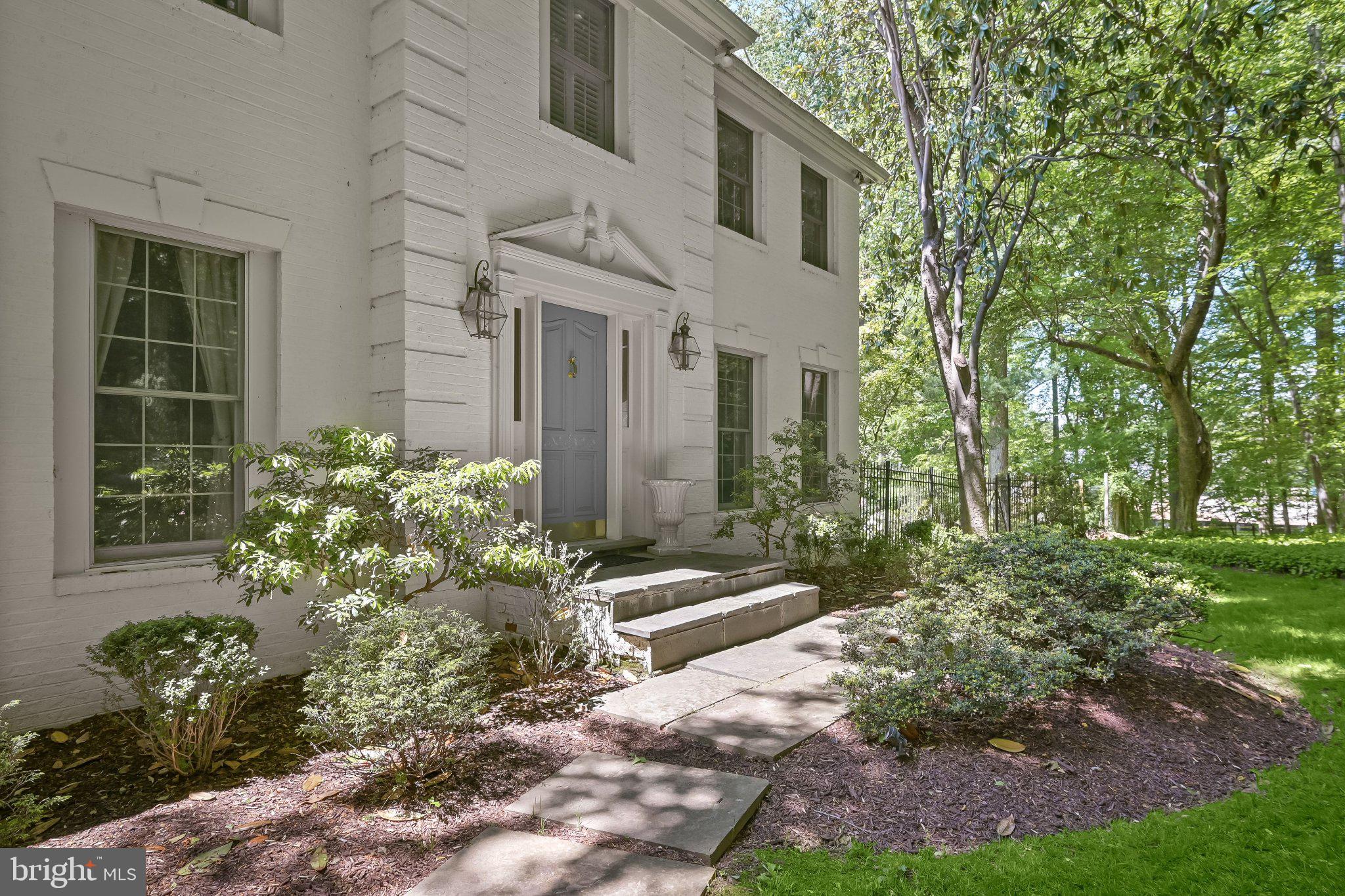 10118 NEW LONDON DRIVE
